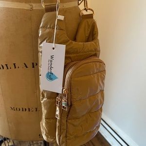 Wanderfull Crossbody Hydrobag NWT